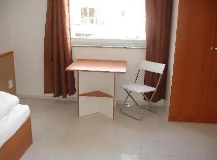 ** בית הארחה פרנקפורט Pension Alex גרמניה